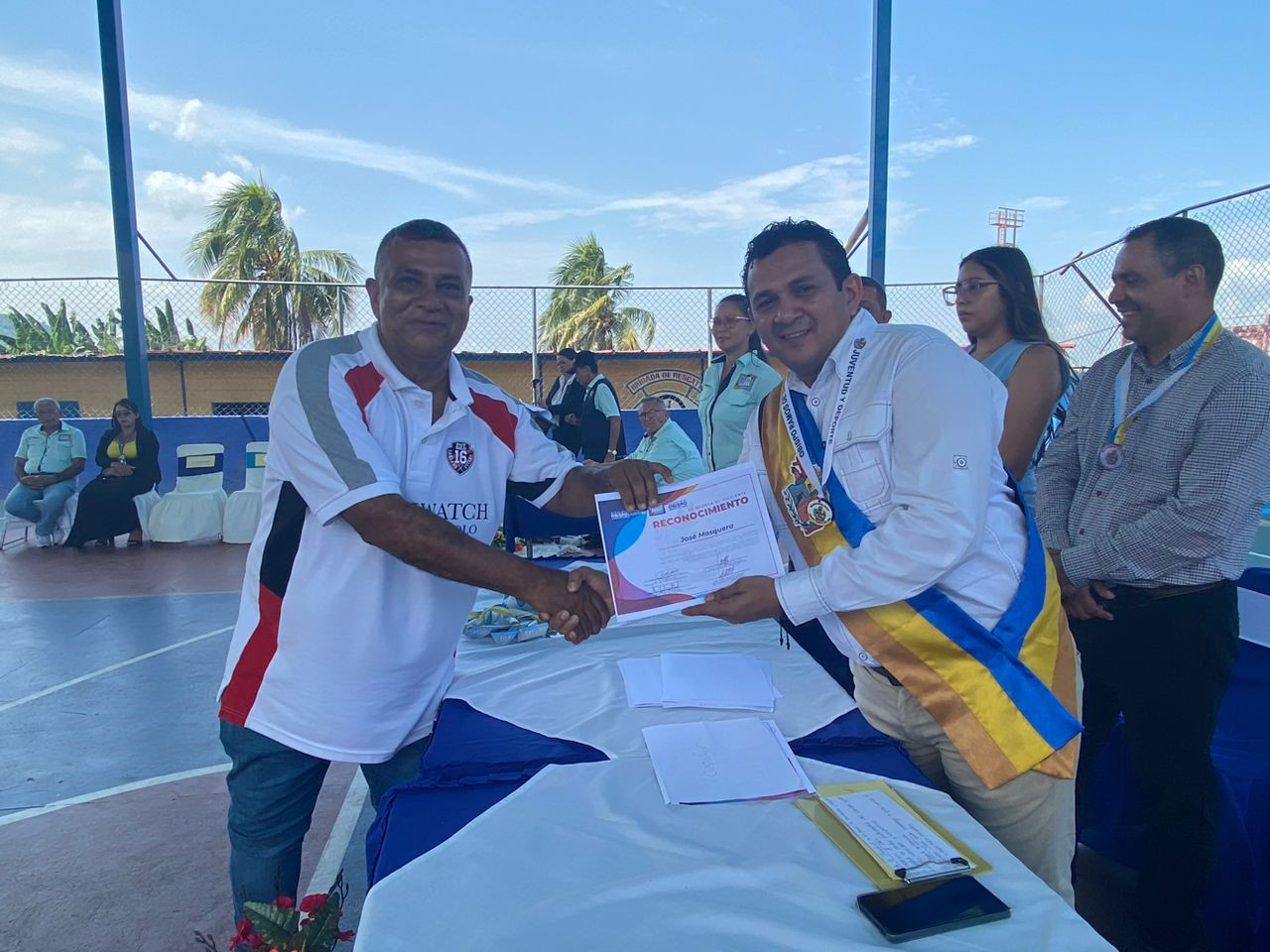 Diario Frontera, Frontera Digital,  El Vigía Panamericana, ,Alcalde Enrique Guillén y Concejo Municipal homenajearon a jóvenes y deportistas