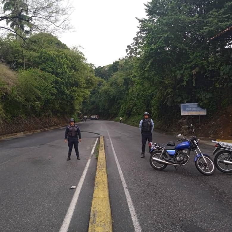 Diario Frontera, Frontera Digital,  El Vigía Panamericana, ,Policía cooperó en el resguardo a los trabajadores que establecieron el paso por la Troncal 001