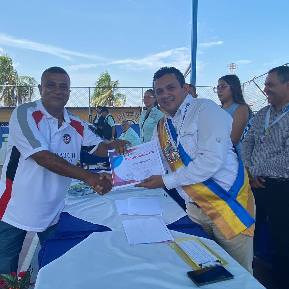 Diario Frontera, Frontera Digital,  El Vigía Panamericana, ,Alcalde Enrique Guillén y Concejo Municipal homenajearon a jóvenes y deportistas