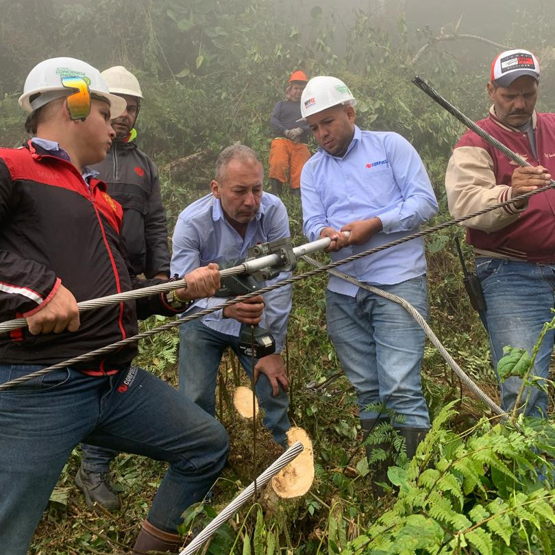 Diario Frontera, Frontera Digital,  Páramo, ,Cuadrillas de Corpoelec recuperaron línea de transmisión en el Eje Páramo
