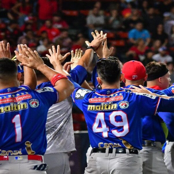 Diario Frontera, Frontera Digital,  Deportes, ,Tiburones sorprendió a Licey en su regreso a la Serie del Caribe