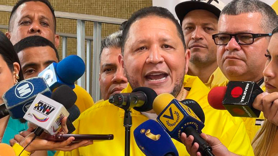Diario Frontera, Frontera Digital,  Politica, ,José Brito formalizó ante el CNE su inscripción como candidato presidencial con su movimiento Venezuela Unida