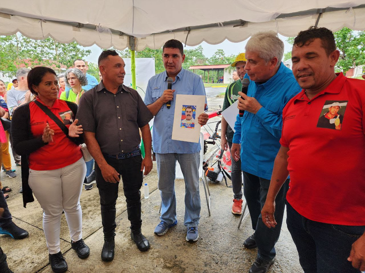 Diario Frontera, Frontera Digital,  El Vigía Panamericana, ,Gobernador Jehyson Guzmán y ministro Castro Soteldo financiaron kits conuqueros en Alberto Adriani