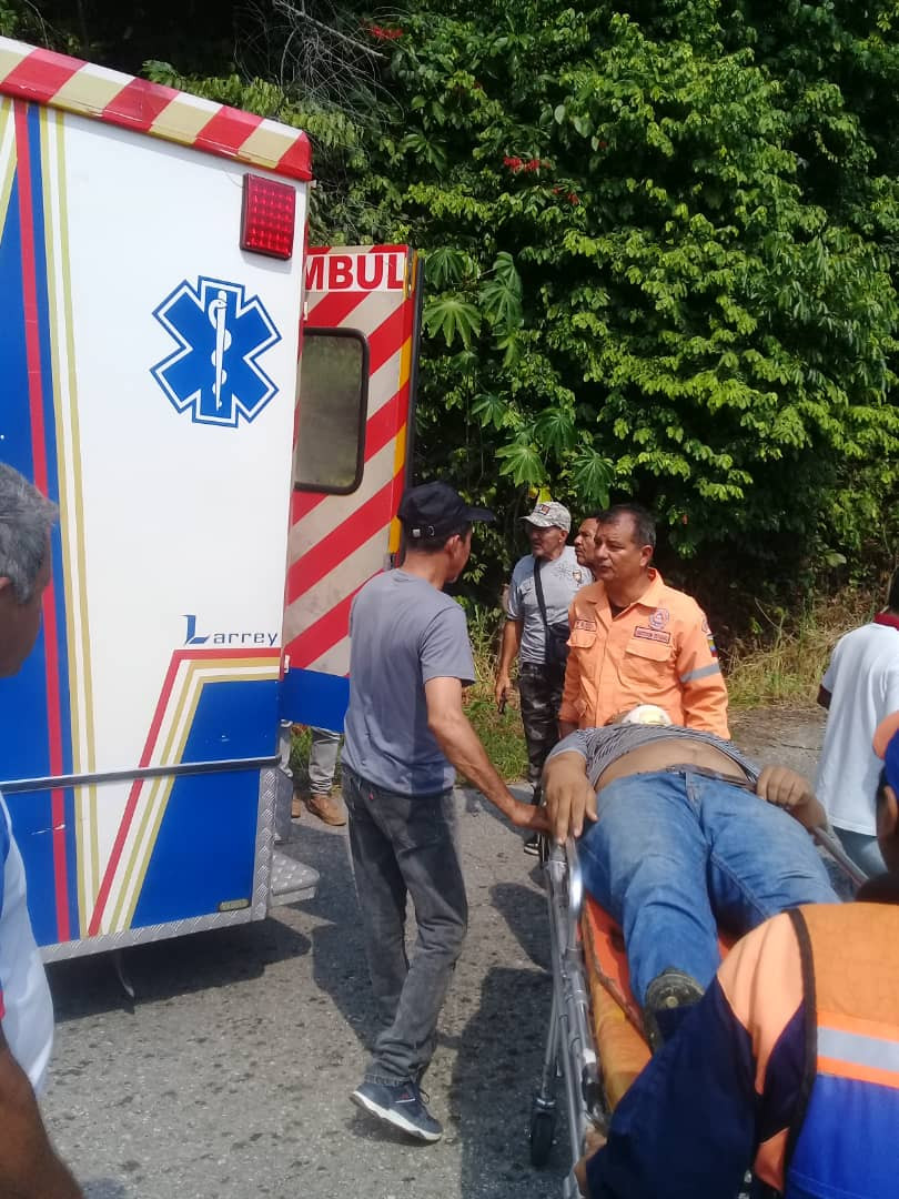 Diario Frontera, Frontera Digital,  Sucesos, ,Dos lesionados en vuelco de moto fuera de la vía en la palmita de El Vigía