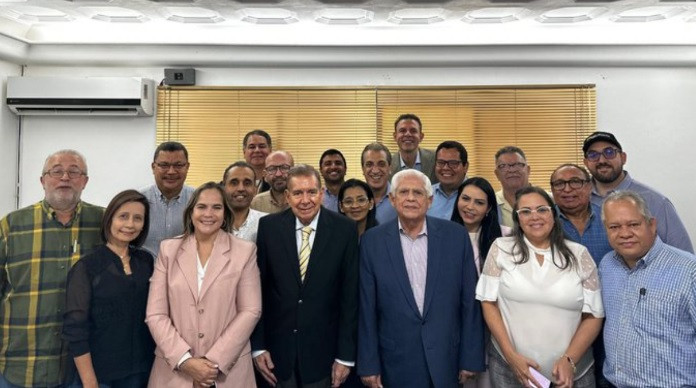 Diario Frontera, Frontera Digital,  Politica, ,Edmundo González Urrutia se reunió con la Plataforma Unitaria Democrática en la sede de UNT en Caracas
