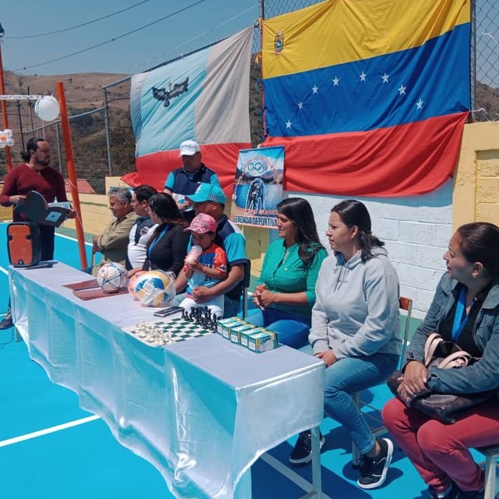 Diario Frontera, Frontera Digital,  Páramo, ,Con todo éxito se inauguró rehabilitación de cancha deportiva 
del sector La Cruz de la parroquia Mucurubá