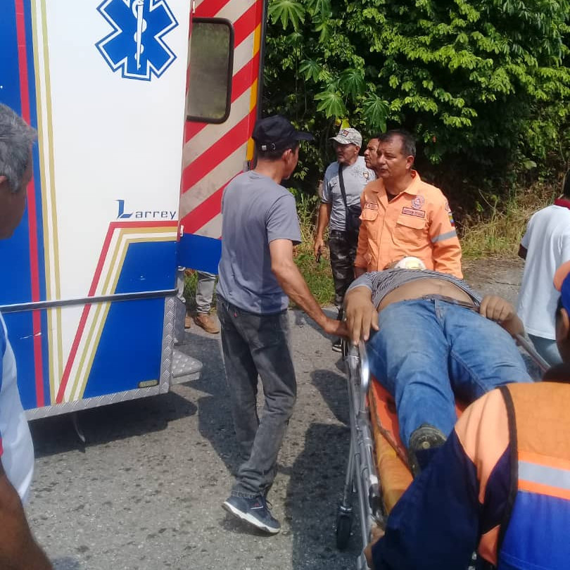 Diario Frontera, Frontera Digital,  Sucesos, ,Dos lesionados en vuelco de moto fuera de la vía en la palmita de El Vigía