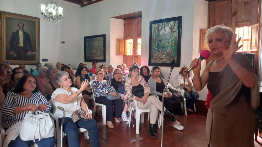 Diario Frontera, Frontera Digital,  Farándula, ,"Mamá quiere escuchar boleros" cautiva a Mérida en la Casa de los Antiguos Gobernadores