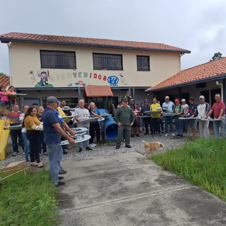 Diario Frontera, Frontera Digital,  El Vigía Panamericana, ,El gobernador Jehyson Guzmán y Servicios Públicos llevaron antenas satelitales a familias en La Azulita