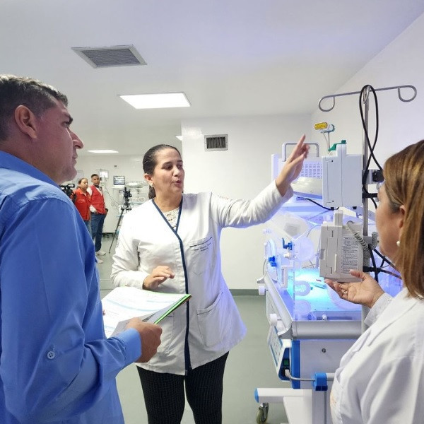 Diario Frontera, Frontera Digital,  Salud, ,Presidente Nicolás Maduro rehabilitó Unidad de Cuidados Intensivos Neonatales del IAHULA