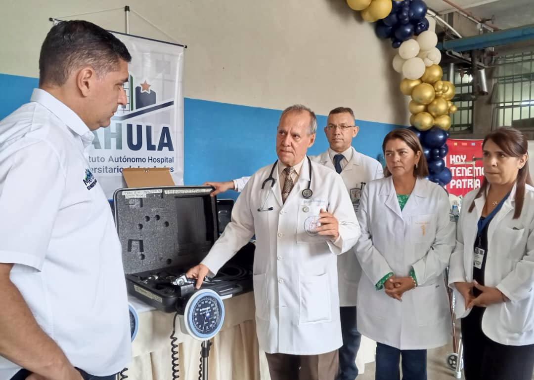 Diario Frontera, Frontera Digital,  Salud, ,El gobernador Jehyson Guzmán entregó cuatro videobroncofibroscopios al Iahula