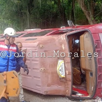 Diario Frontera, Frontera Digital,  Sucesos, ,Seis lesionados dejó vuelco de buseta en la Trasandina