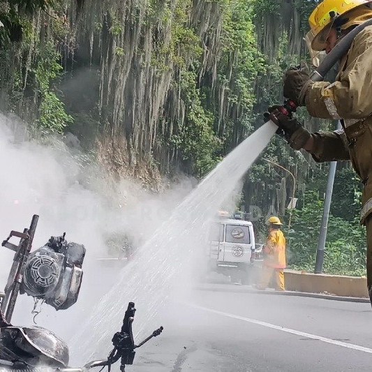 Diario Frontera, Frontera Digital,  Sucesos, ,Bomberos indagan causa del incendio que consumió una moto en la Trasandina