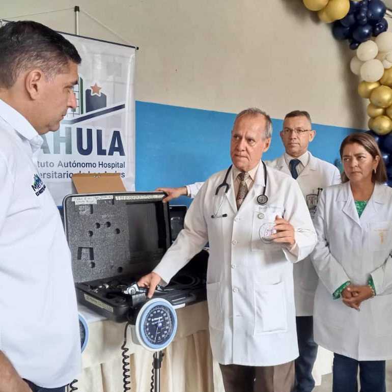 Diario Frontera, Frontera Digital,  Salud, ,El gobernador Jehyson Guzmán entregó cuatro videobroncofibroscopios al Iahula