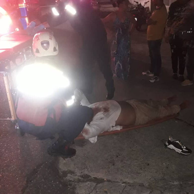 Diario Frontera, Frontera Digital,  Sucesos, ,Dos jóvenes damas resultaron lesionadas tras impactar la moto contra un perro en El Vigía