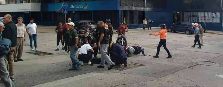 Diario Frontera, Frontera Digital,  Sucesos, ,Joven motorizado resultó lesionado por colisión entre una moto y una buseta en Mérida