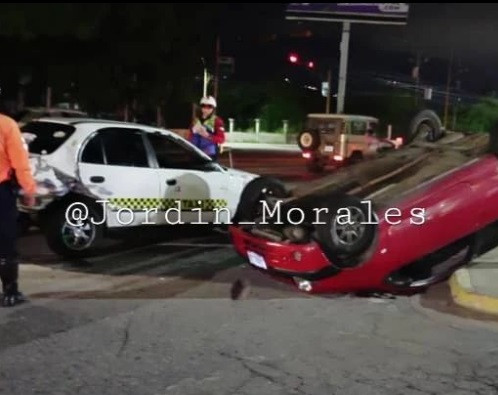 Diario Frontera, Frontera Digital,  Sucesos, ,Joven pasó el susto de su vida durante el vuelco de un carro en Mérida
