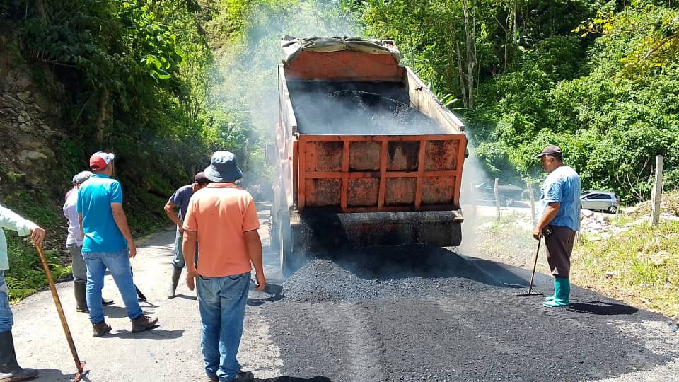 Diario Frontera, Frontera Digital,  Mocoties, ,Alcaldía de Zea coloca varias toneladas de asfalto en la local 003