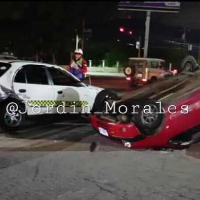 Diario Frontera, Frontera Digital,  Sucesos, ,Joven pasó el susto de su vida durante el vuelco de un carro en Mérida