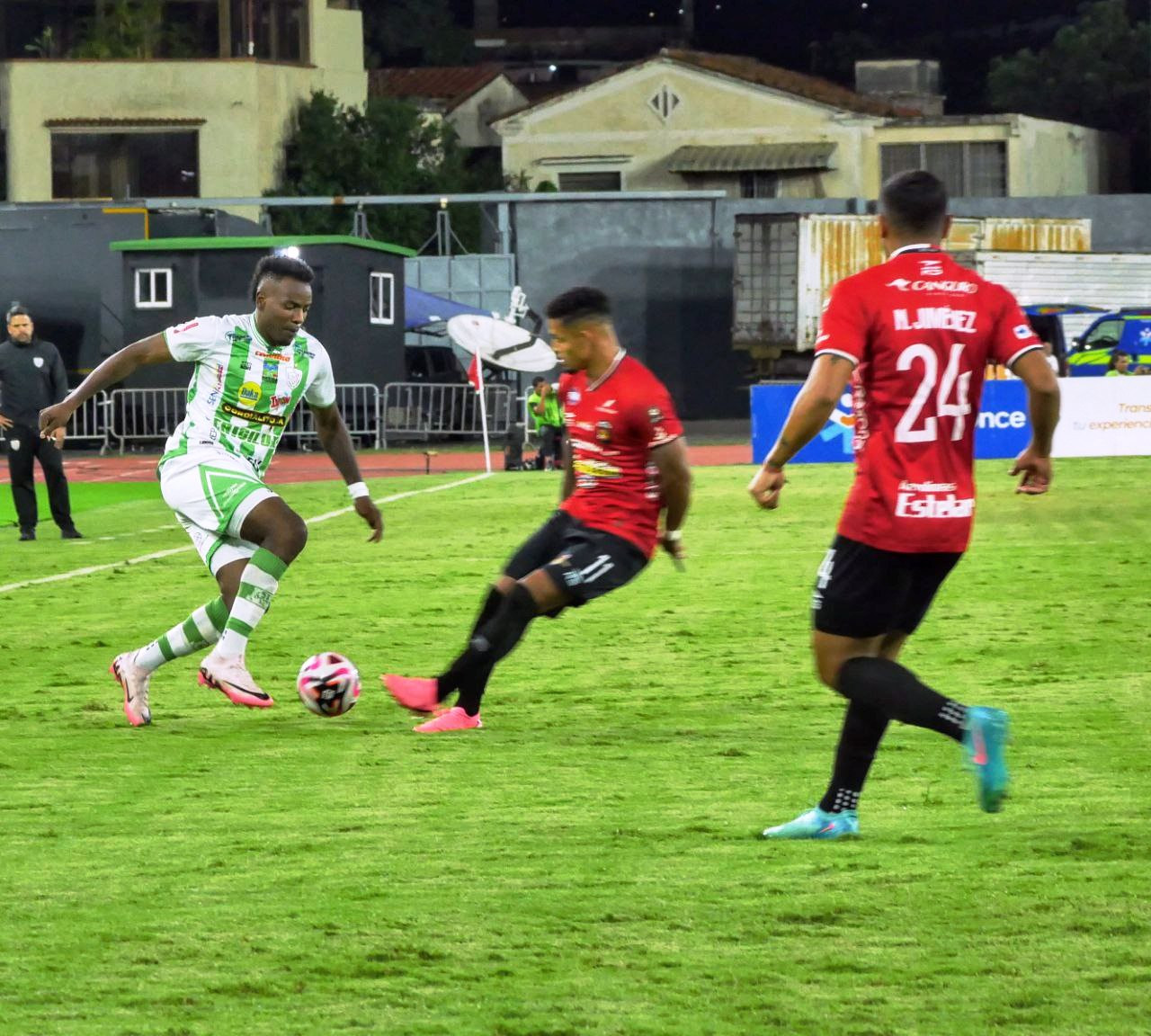 Diario Frontera, Frontera Digital,  Deportes, ,Estudiantes venció a Caracas y se mantiene invicto