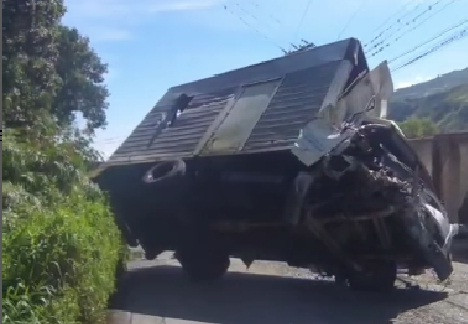 Diario Frontera, Frontera Digital,  Sucesos, ,Joven conductor resultó herido tras vuelco de camión en la trasandina