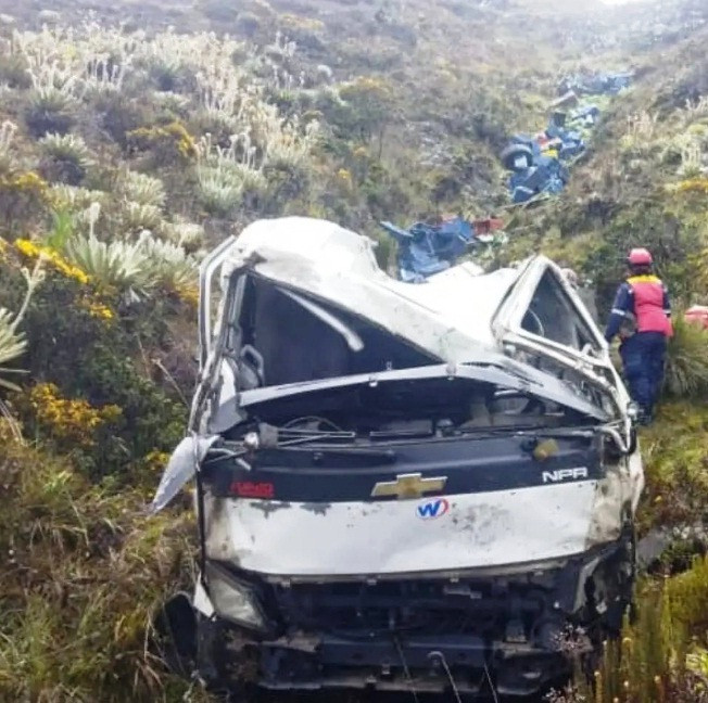 Diario Frontera, Frontera Digital,  Sucesos, ,Vuelco de camión dejó un fallecido
y un herido en la Trasandina