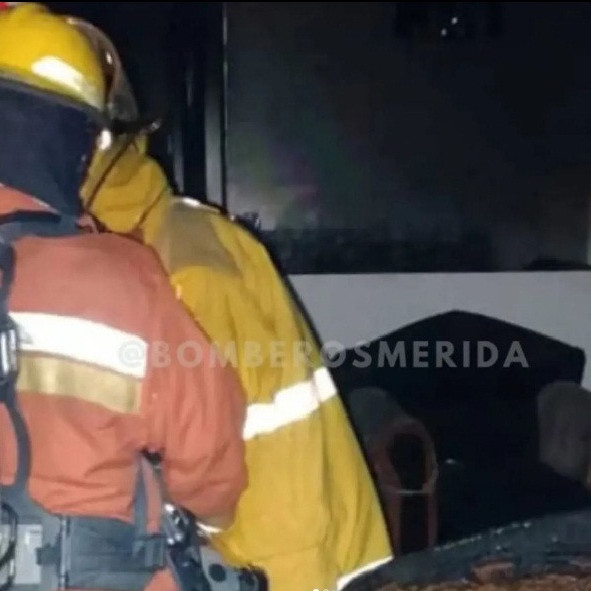 Diario Frontera, Frontera Digital,  Sucesos, ,Cuerpo de Bomberos indaga causa de incendio en un apartamento en Mérida