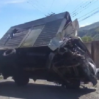 Diario Frontera, Frontera Digital,  Sucesos, ,Joven conductor resultó herido tras vuelco de camión en la trasandina