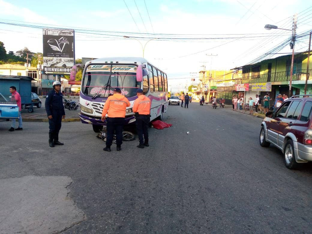 Diario Frontera, Frontera Digital,  Sucesos, ,Joven motorizado murió en colisión entre moto
y unidad de transporte en Tucaní