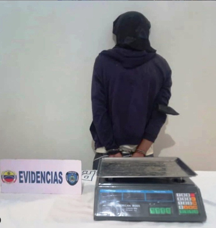 Diario Frontera, Frontera Digital,  Sucesos, ,Policía arrestó a "soldado" por hurto
en establecimiento comercial de Mérida
