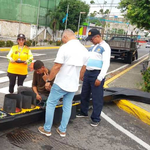 Diario Frontera, Frontera Digital,  El Vigía Panamericana, ,Recuperan semáforo de la avenida Bolívar con enlace vial Omaira Candela de Quintero