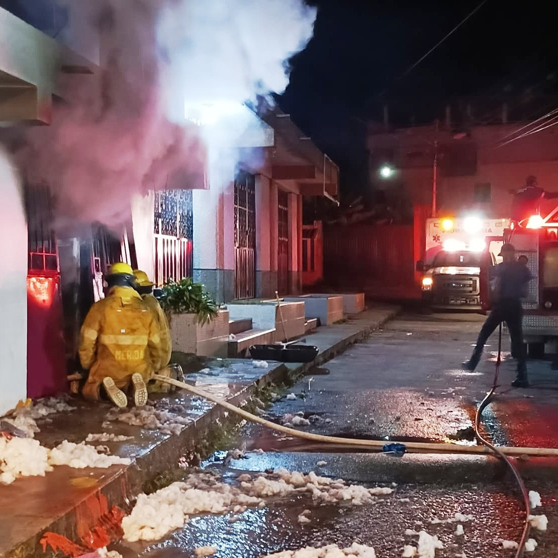 Diario Frontera, Frontera Digital,  Sucesos, ,Bomberos de Tucaní y Nueva Bolivia controlaron incendio en la floristería en Tucaní