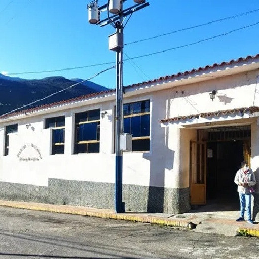 Diario Frontera, Frontera Digital,  Sucesos, ,Ciudadano lesionado tras colisión entre un carro y una gandola en La Playa de Bailadores