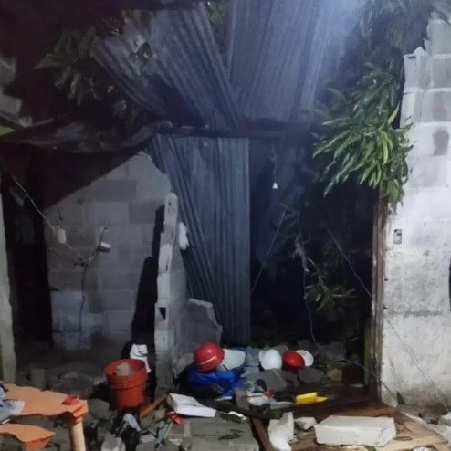 Diario Frontera, Frontera Digital,  El Vigía Panamericana, ,Caída de árbol destruyó una vivienda en La Montañita de El Vigía