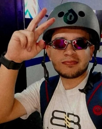 Diario Frontera, Frontera Digital,  Sucesos, ,Joven barbero falleció tras la colisión
entre una moto y una buseta en Mérida