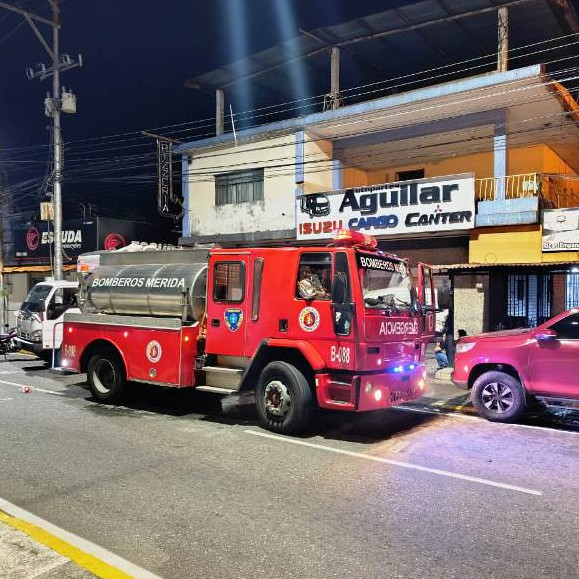 Diario Frontera, Frontera Digital,  Sucesos, ,Incendio acabó con Autopartes Aguilar en El Vigía