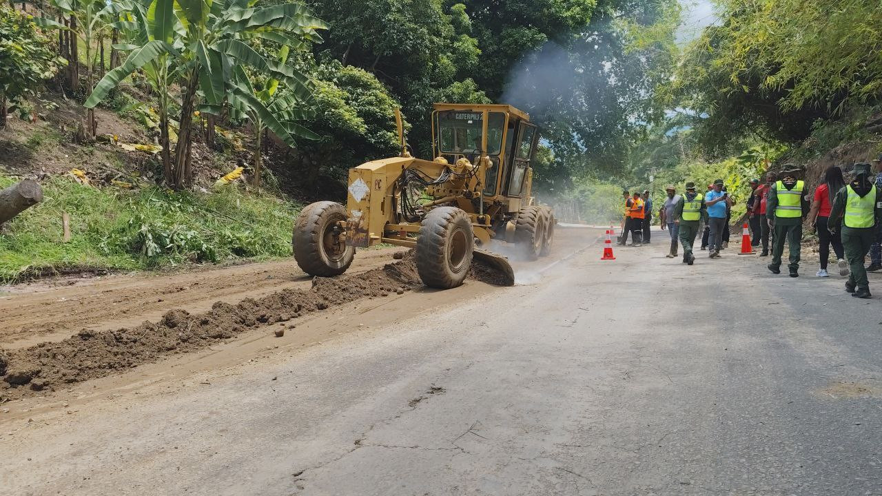 Diario Frontera, Frontera Digital,  El Vigía Panamericana, ,Gobierno bolivariano rehabilita la vía Panamericana