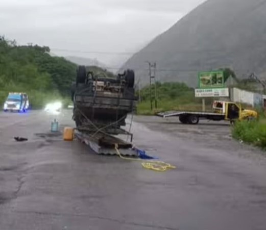 Diario Frontera, Frontera Digital,  Sucesos, ,Aunque no se conocieron mayores detalles sobre las circunstancias del accidente, se pudo confirmar que los ocupantes del vehículo resultaron ilesos,Se registró vuelco de camioneta en la entrada a Chichui del municipio Sucre de Mérida: 
ocupantes ilesos