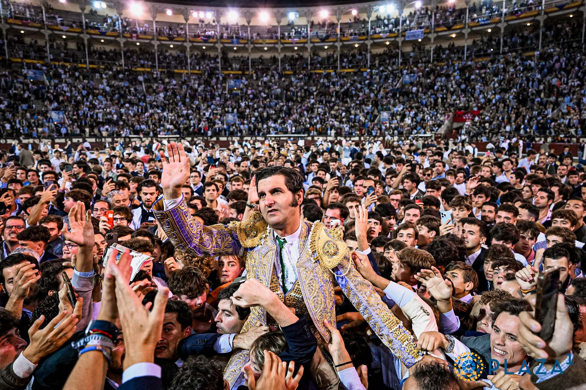Diario Frontera, Frontera Digital,  Entretenimiento, ,Se nos va un torero que ha hecho y será historia. Un torero único y singular. Se llama Morante de la Puebla y nos deja huérfanos. Foto: Javier Arroyo – Plaza 1,Y Morante, dios de la torería, miró a la muerte y se cortó la coleta antes de tocar el cielo de Madrid