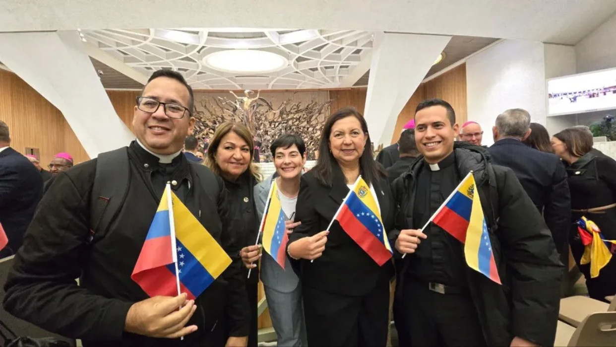 Diario Frontera, Frontera Digital,  Nacionales, ,La audiencia se produce un día después de la ceremonia de canonización, donde José Gregorio Hernández y Carmen Rendiles fueron elevados a la santidad, un evento de gran trascendencia para la fe católica en Venezuela,Delegación venezolana sostuvo audiencia con el Papa León XIV 
tras canonización de San José Gregorio Hernández y Santa Carmen Rendiles