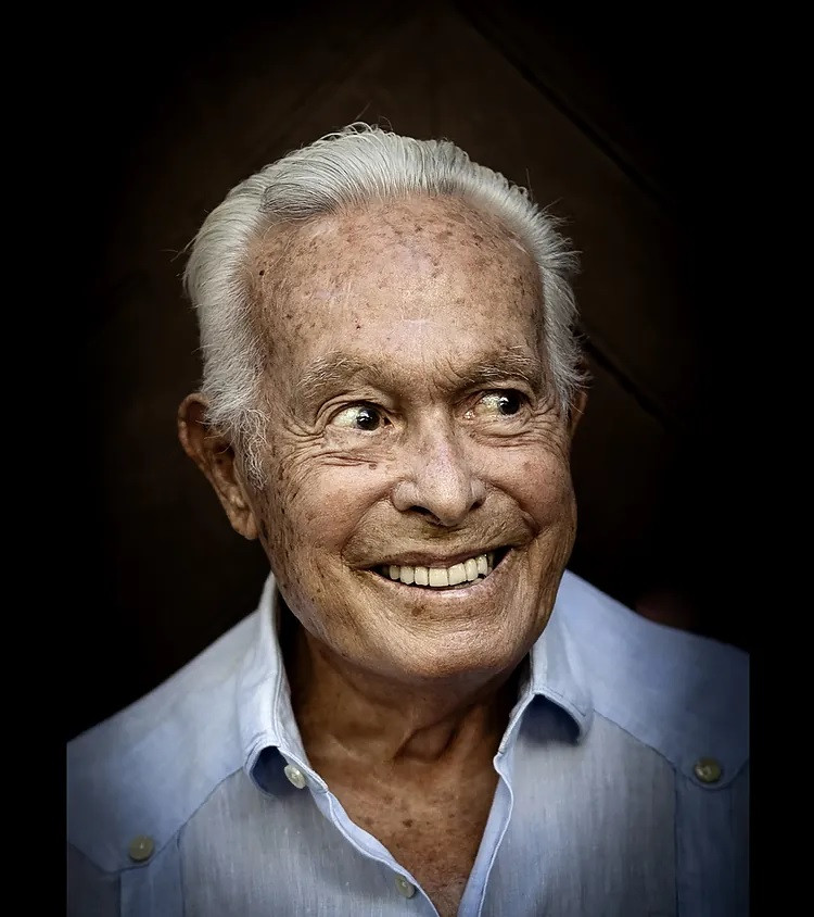 Diario Frontera, Frontera Digital,  Entretenimiento, ,ENTREVISTA | Curro Romero, en el 25 aniversario de su adiós a los ruedos: "La muerte siempre se está paseando por delante"