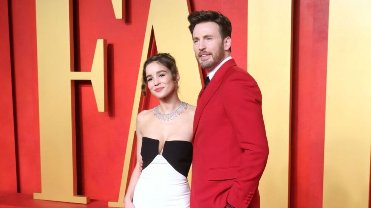 Diario Frontera, Frontera Digital,  Farándula, ,Chris Evans y Alba Baptista celebran la llegada de su primer bebé