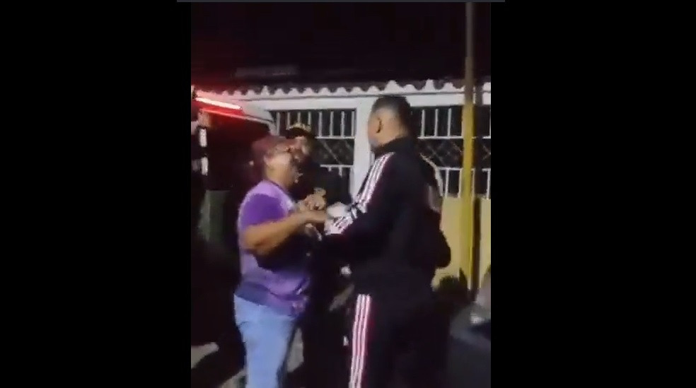Diario Frontera, Frontera Digital,  Nacionales, ,"Me arruinaste mi infancia": el desgarrador grito de la hija del activista Lewis Mendoza durante la detención de su padre