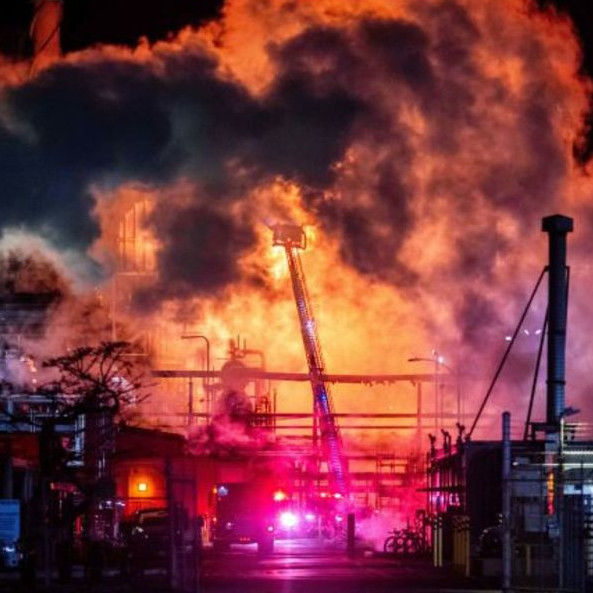 Diario Frontera, Frontera Digital,  Internacionales, ,Una explosión desató un incendio masivo en la mayor refinería de El Segundo en California