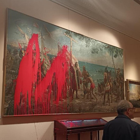 Diario Frontera, Frontera Digital,  Internacionales, ,Activistas arrojaron pintura roja a cuadro de Colón en museo de Madrid 
para protestar por «neocolonialismo extractivista»