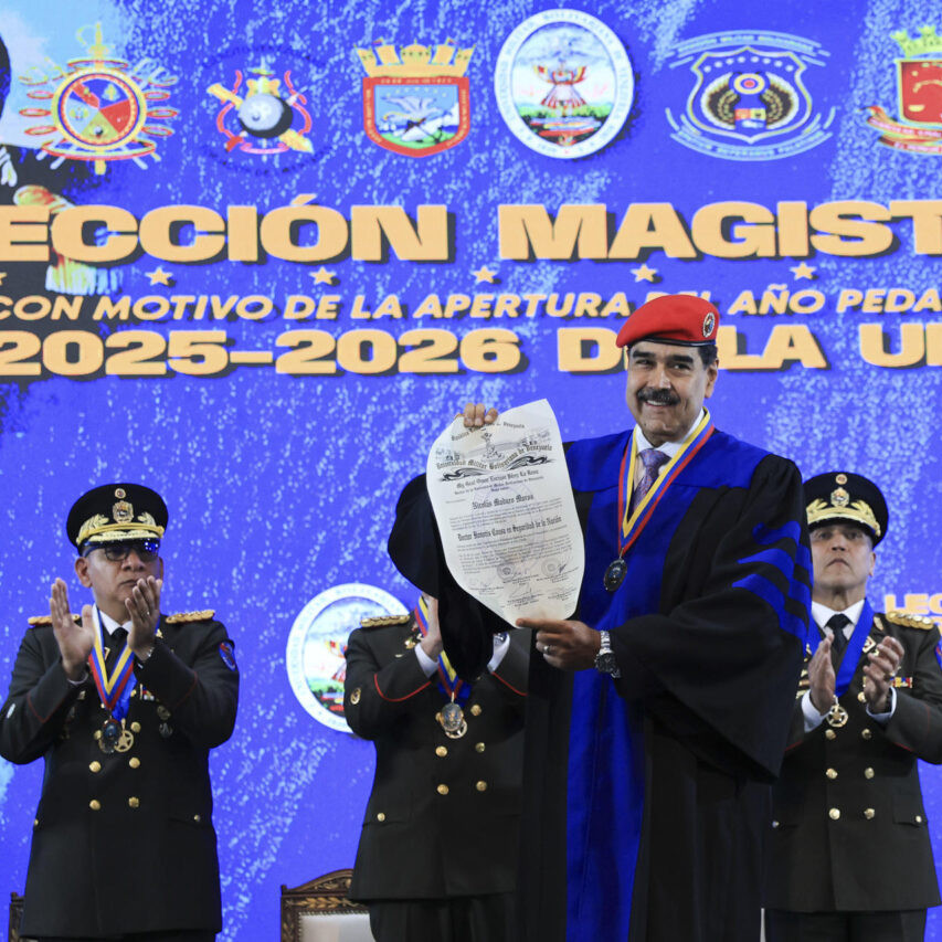 Diario Frontera, Frontera Digital,  Nacionales, ,Maduro recibió honoris causa de universidad militar venezolana ante "amenazas" de EE UU