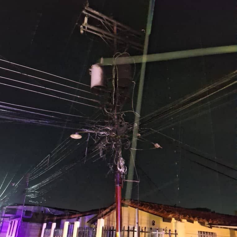 Diario Frontera, Frontera Digital,  El Vigía Panamericana, ,Corpoelec acudió al sector Los Robles tras incendio de tres transformadores en El Vigía