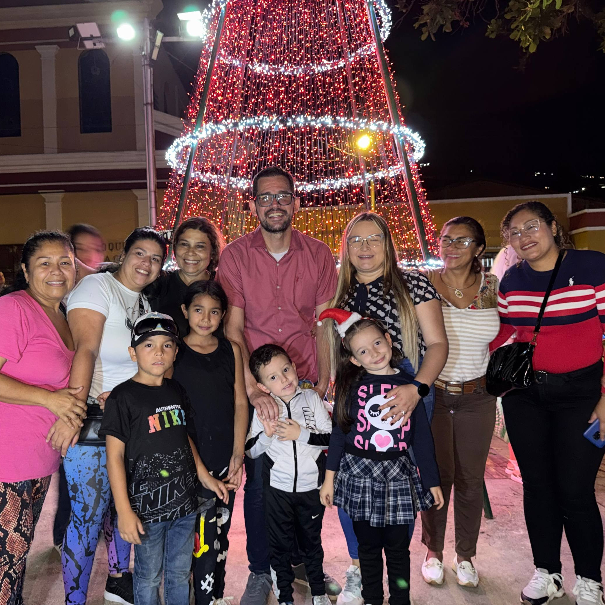 Diario Frontera, Frontera Digital,  Regionales, ,Gobierno bolivariano encendió la navidad en la plaza Bolívar de La Parroquia