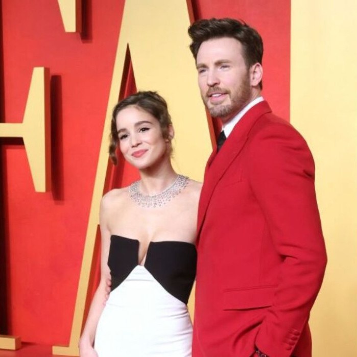 Diario Frontera, Frontera Digital,  Farándula, ,Chris Evans y Alba Baptista celebran la llegada de su primer bebé