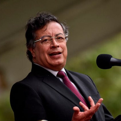 Diario Frontera, Frontera Digital,  Internacionales, ,Presidente noctámbulo: Petro madrugó a lanzar pullas 
a Uribe, Mac Master y a defender su Constituyente